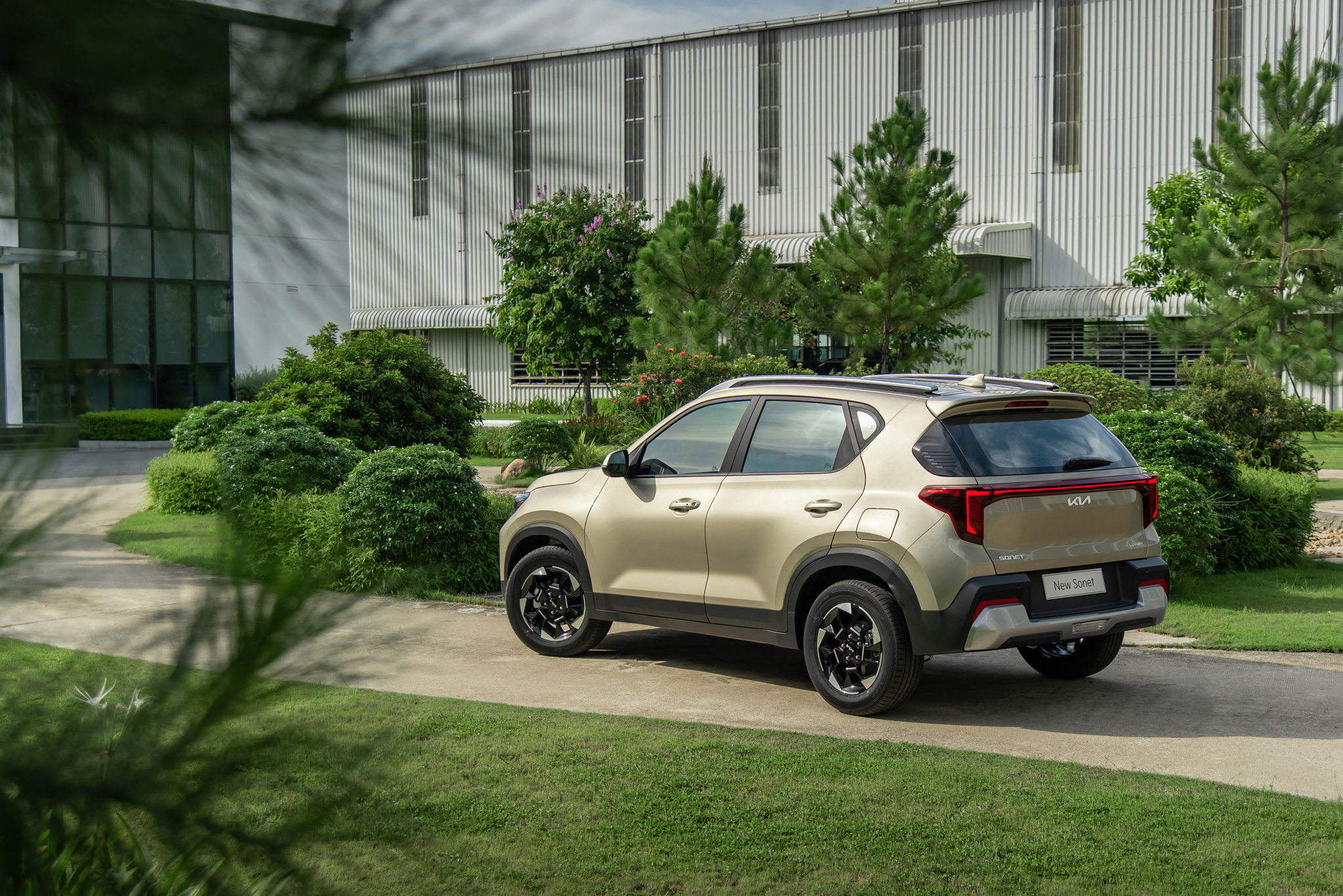 Đánh giá nhanh Kia Sonet 2024: Biến thành Seltos thu nhỏ, thêm đúng option khách Việt đang chờ- Ảnh 7. Đánh giá nhanh Kia Sonet 2024: Biến thành Seltos thu nhỏ, thêm đúng option khách Việt đang chờ- Ảnh 7.