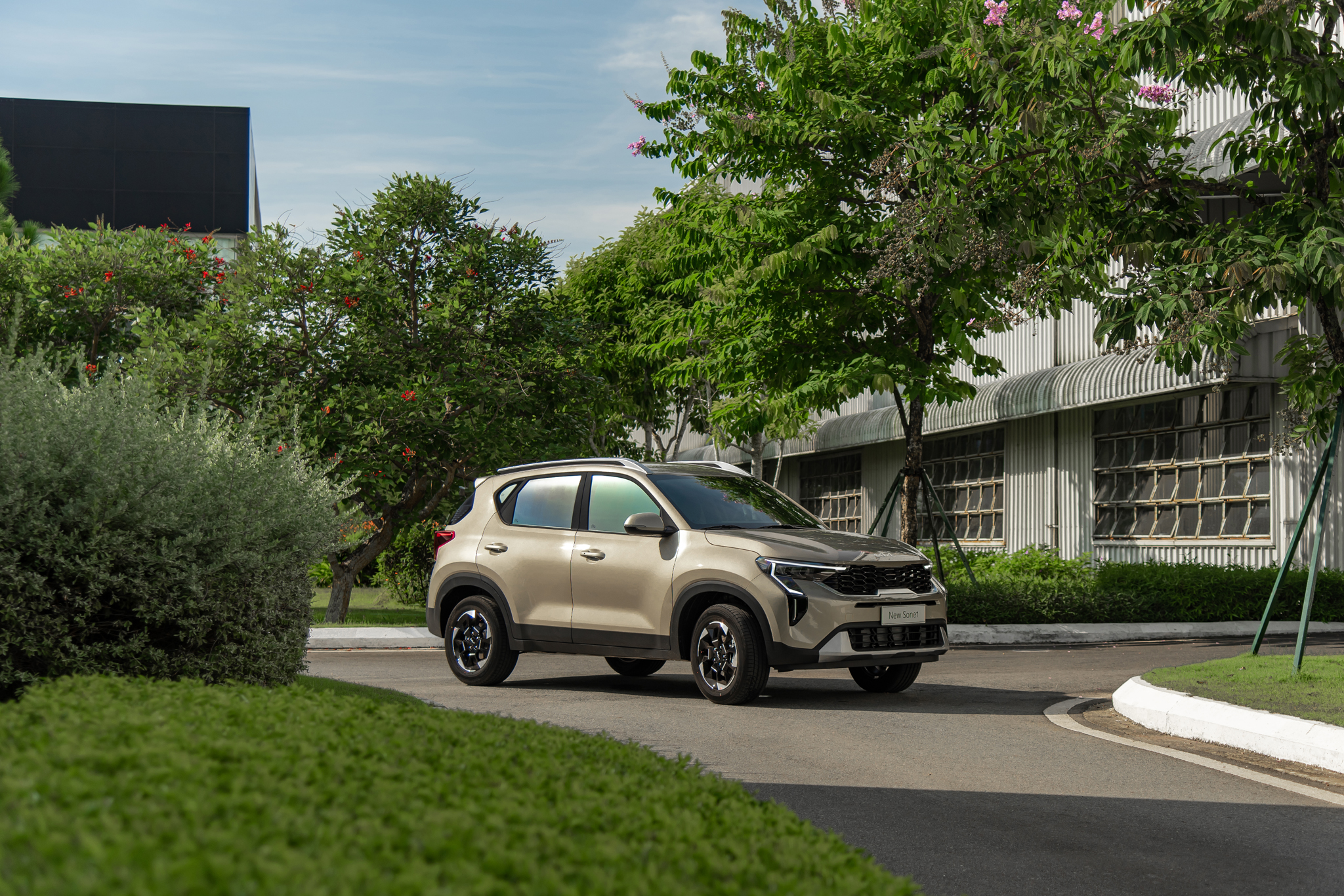 Đánh giá nhanh Kia Sonet 2024: Biến thành Seltos thu nhỏ, thêm đúng option khách Việt đang chờ- Ảnh 1. Đánh giá nhanh Kia Sonet 2024: Biến thành Seltos thu nhỏ, thêm đúng option khách Việt đang chờ- Ảnh 1.