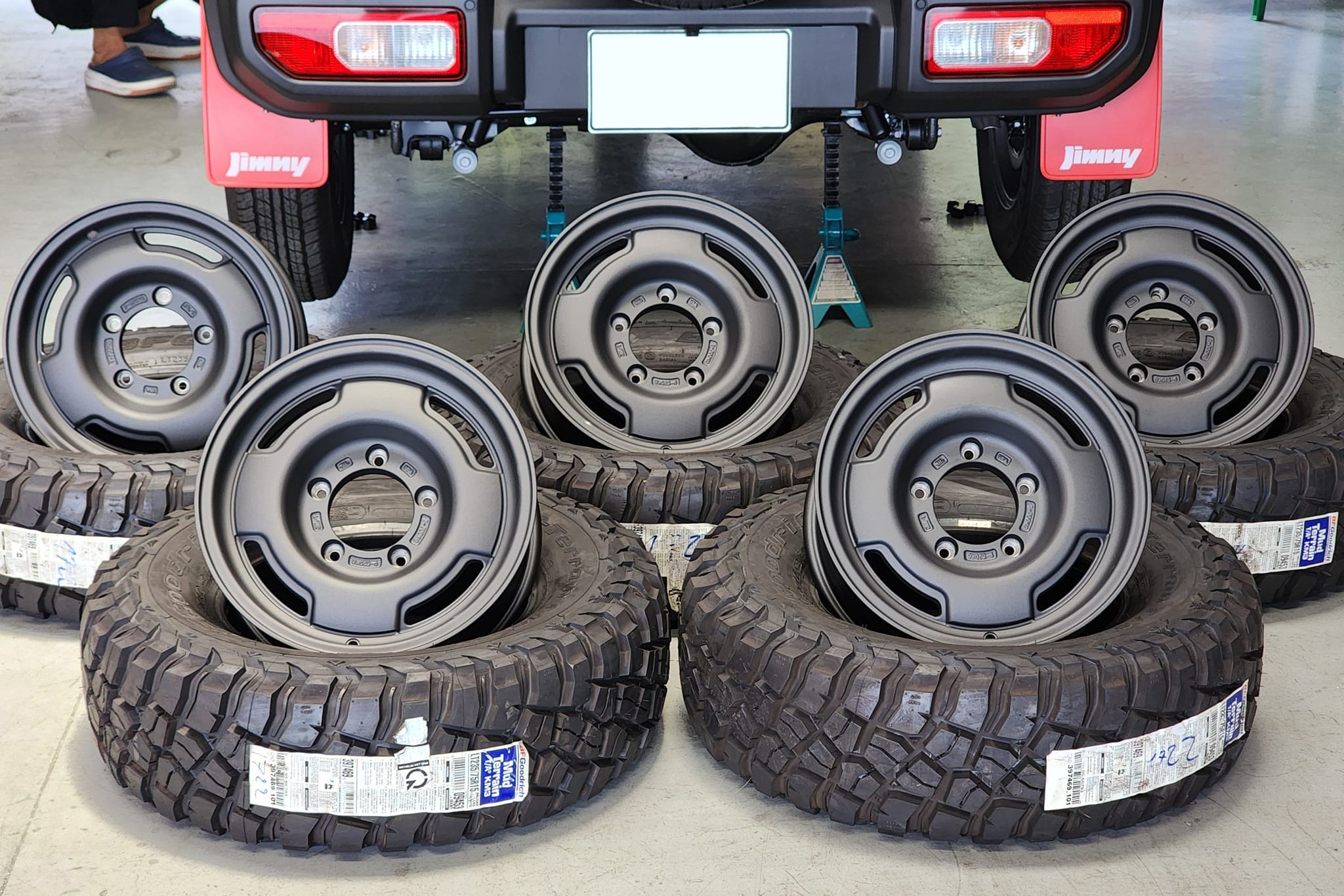 Bộ mâm Apio 15 inch khá nổi tiếng bên Nhật, nhập về Việt Nam hết khoảng 60 triệu đồng. Bộ mâm Apio 15 inch khá nổi tiếng bên Nhật, nhập về Việt Nam hết khoảng 60 triệu đồng.