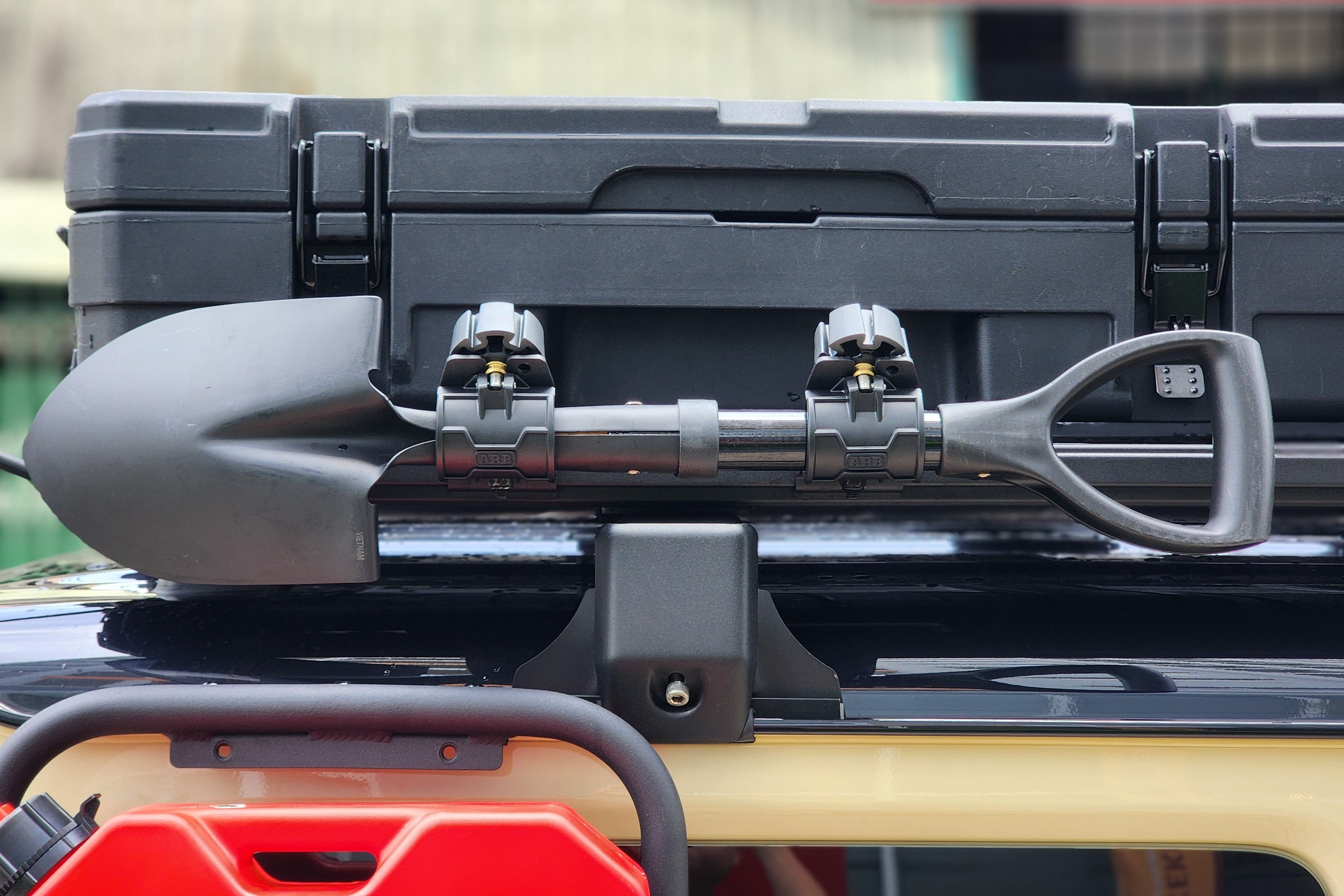 Dân chơi camping TP. HCM tốn hơn 1,6 tỷ đồng cho Suzuki Jimny: Nhiều đồ 'cắm là ăn', sẽ thêm điện mặt trời dùng bếp, tủ lạnh- Ảnh 11. Dân chơi camping TP. HCM tốn hơn 1,6 tỷ đồng cho Suzuki Jimny: Nhiều đồ 'cắm là ăn', sẽ thêm điện mặt trời dùng bếp, tủ lạnh- Ảnh 11.