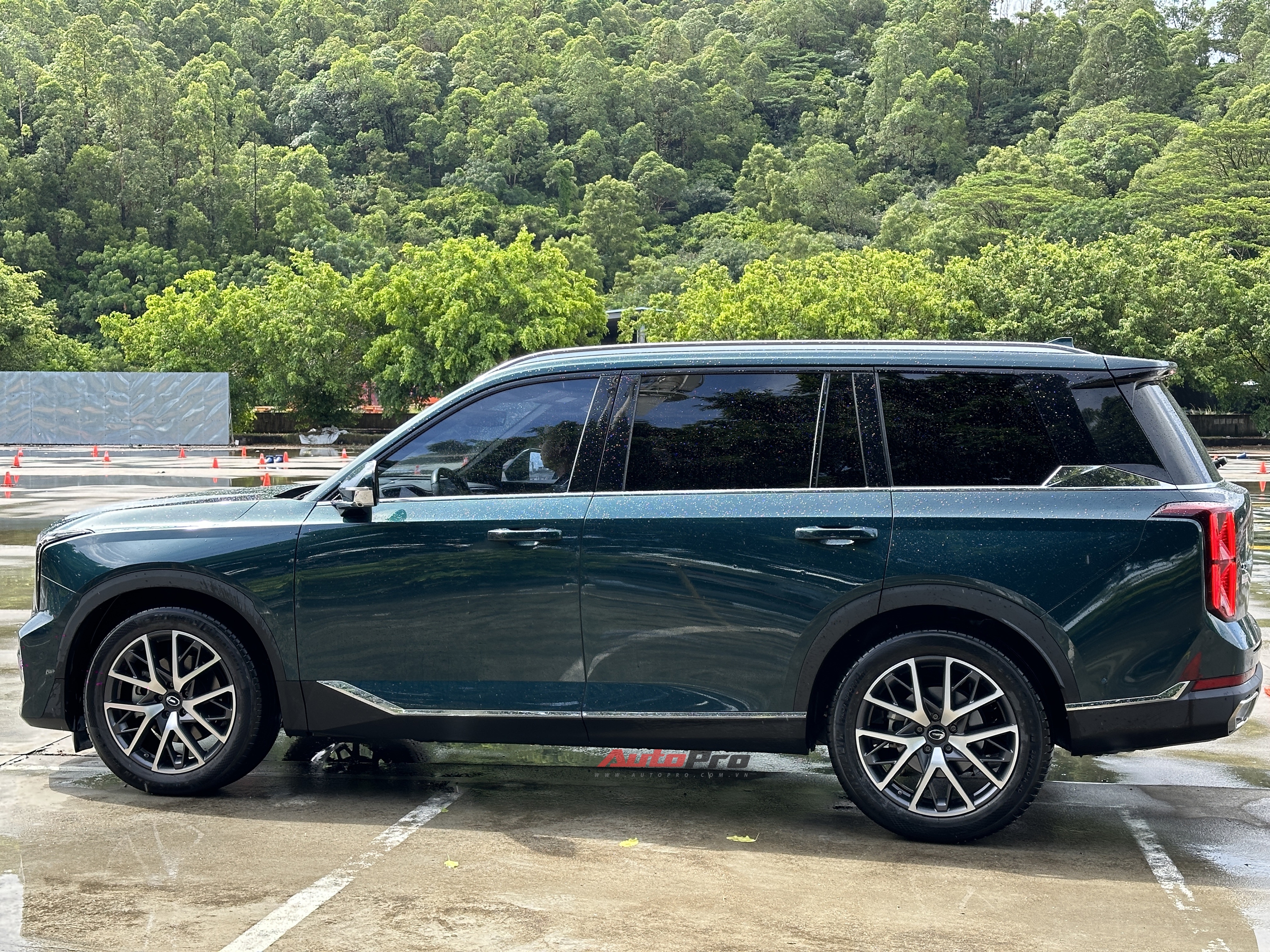 Sang tận Trung Quốc xem GAC GS8 sắp về Việt Nam: Chung gầm Toyota Prado, cạnh tranh bằng loạt trang bị xịn xò- Ảnh 3. Sang tận Trung Quốc xem GAC GS8 sắp về Việt Nam: Chung gầm Toyota Prado, cạnh tranh bằng loạt trang bị xịn xò- Ảnh 3.