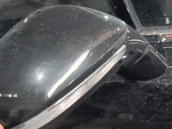 Bentley chục tỷ bị xe đạp va hỏng gương, chủ xe sửa bên 'vỉa hè' Hà Nội hết 3 triệu đồng: 'Rẻ như xe bình dân'- Ảnh 2. Bentley chục tỷ bị xe đạp va hỏng gương, chủ xe sửa bên 'vỉa hè' Hà Nội hết 3 triệu đồng: 'Rẻ như xe bình dân'- Ảnh 2.