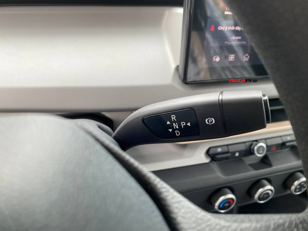 'Mục sở thị' VinFast VF 3 giao tới khách hàng: Cabin thoải mái hơn xe hạng A, gầm cao như CUV C, dễ thành 'xe điện quốc dân'- Ảnh 18. 'Mục sở thị' VinFast VF 3 giao tới khách hàng: Cabin thoải mái hơn xe hạng A, gầm cao như CUV C, dễ thành 'xe điện quốc dân'- Ảnh 18.