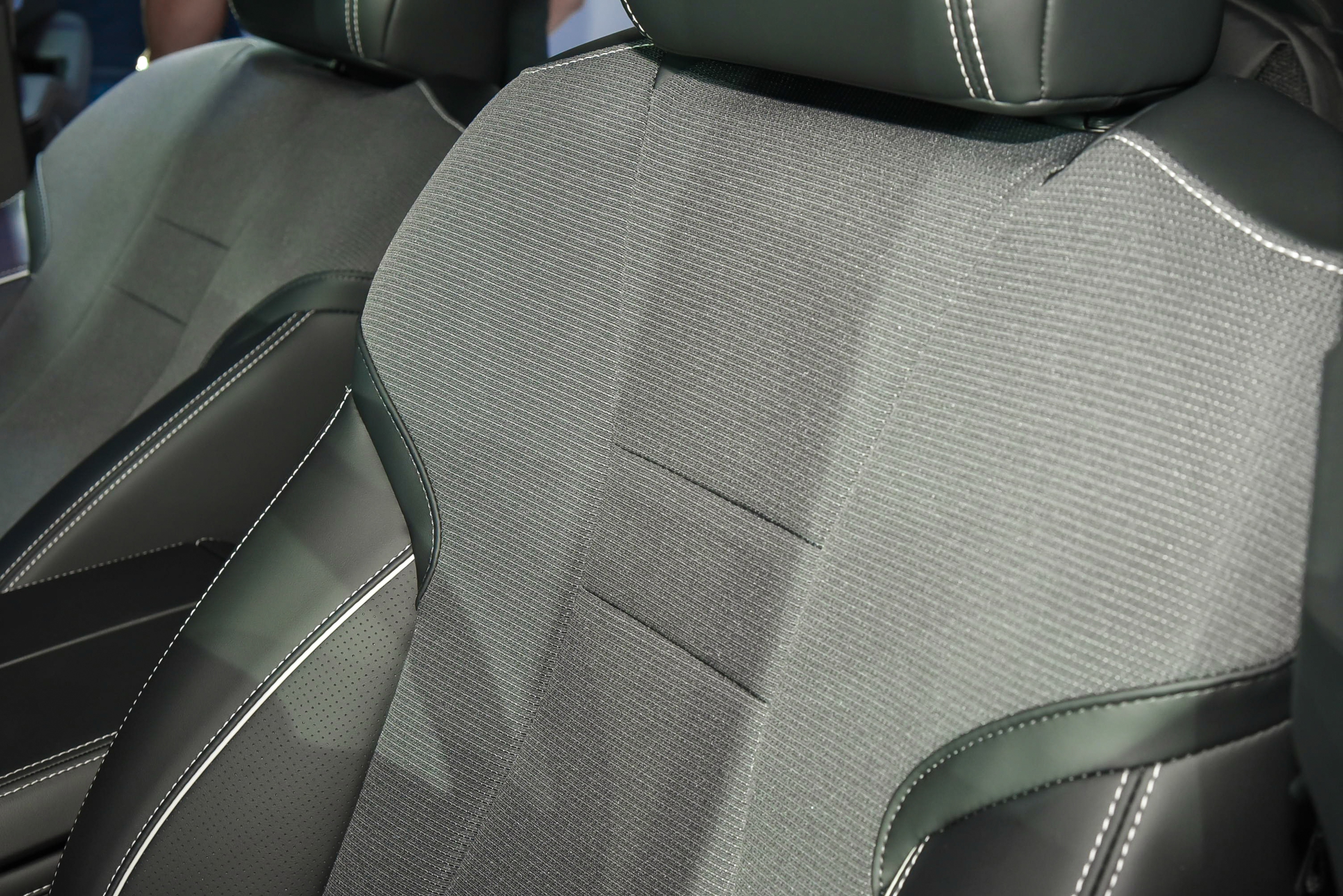 Xem thực tế GAC GS8 bản ‘base’ giá 1,269 tỷ tại Việt Nam: Đánh đổi 100 triệu lấy ghế nỉ, vô-lăng nhựa, thiếu ADAS- Ảnh 9. Xem thực tế GAC GS8 bản ‘base’ giá 1,269 tỷ tại Việt Nam: Đánh đổi 100 triệu lấy ghế nỉ, vô-lăng nhựa, thiếu ADAS- Ảnh 9.