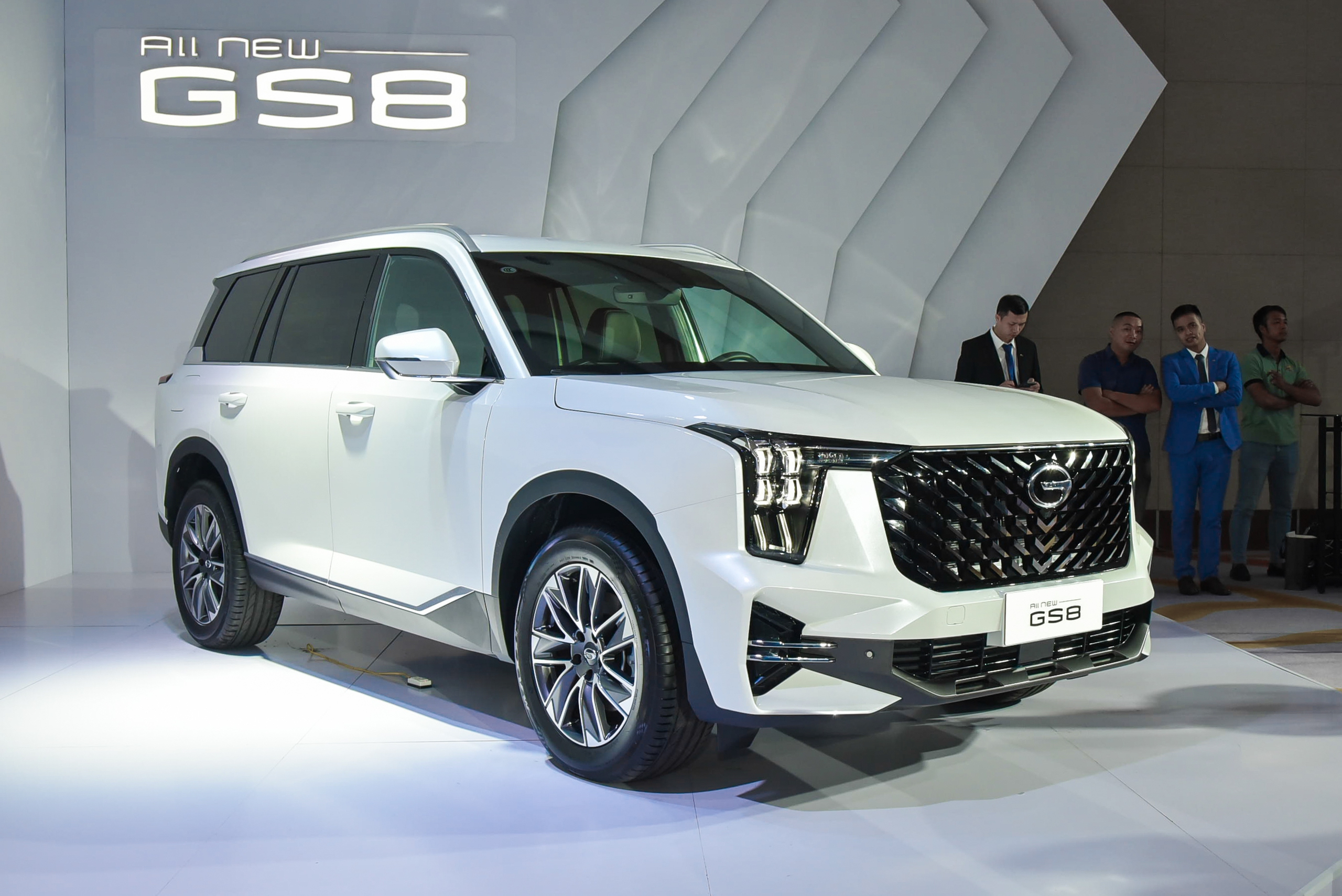 Xem thực tế GAC GS8 bản ‘base’ giá 1,269 tỷ tại Việt Nam: Đánh đổi 100 triệu lấy ghế nỉ, vô-lăng nhựa, thiếu ADAS- Ảnh 2. Xem thực tế GAC GS8 bản ‘base’ giá 1,269 tỷ tại Việt Nam: Đánh đổi 100 triệu lấy ghế nỉ, vô-lăng nhựa, thiếu ADAS- Ảnh 2.