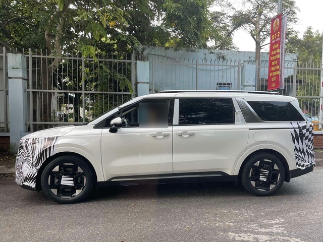 Kia Carnival 2024 nhận cọc tại đại lý: Ra mắt tháng 10, ngoại hình mới, dễ thêm động cơ hybrid cạnh tranh Viloran- Ảnh 3. Kia Carnival 2024 nhận cọc tại đại lý: Ra mắt tháng 10, ngoại hình mới, dễ thêm động cơ hybrid cạnh tranh Viloran- Ảnh 3.