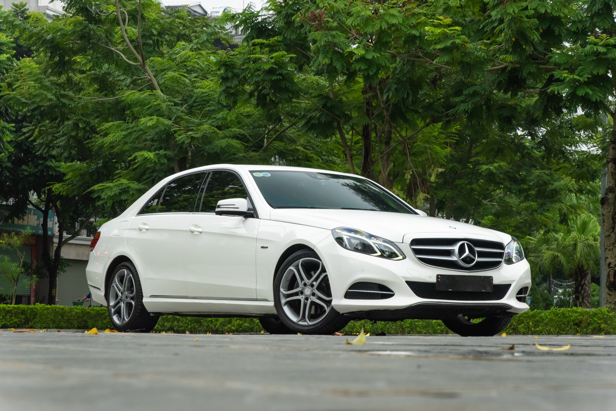 Rao Mercedes-Benz E 200 bản đặc biệt giá 640 triệu, người bán chia sẻ: ‘Bền như Vios, chăm chỉ hết 20 triệu/năm’- Ảnh 2. Rao Mercedes-Benz E 200 bản đặc biệt giá 640 triệu, người bán chia sẻ: ‘Bền như Vios, chăm chỉ hết 20 triệu/năm’- Ảnh 2.