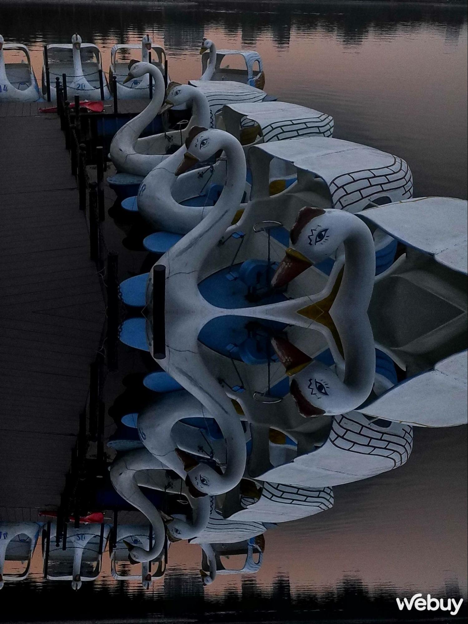 Ra đường chụp ảnh với Leica Sofort 2: Chụp in ngay và có cả bản số, màu ảnh hoài cổ- Ảnh 5. Ra đường chụp ảnh với Leica Sofort 2: Chụp in ngay và có cả bản số, màu ảnh hoài cổ- Ảnh 5.