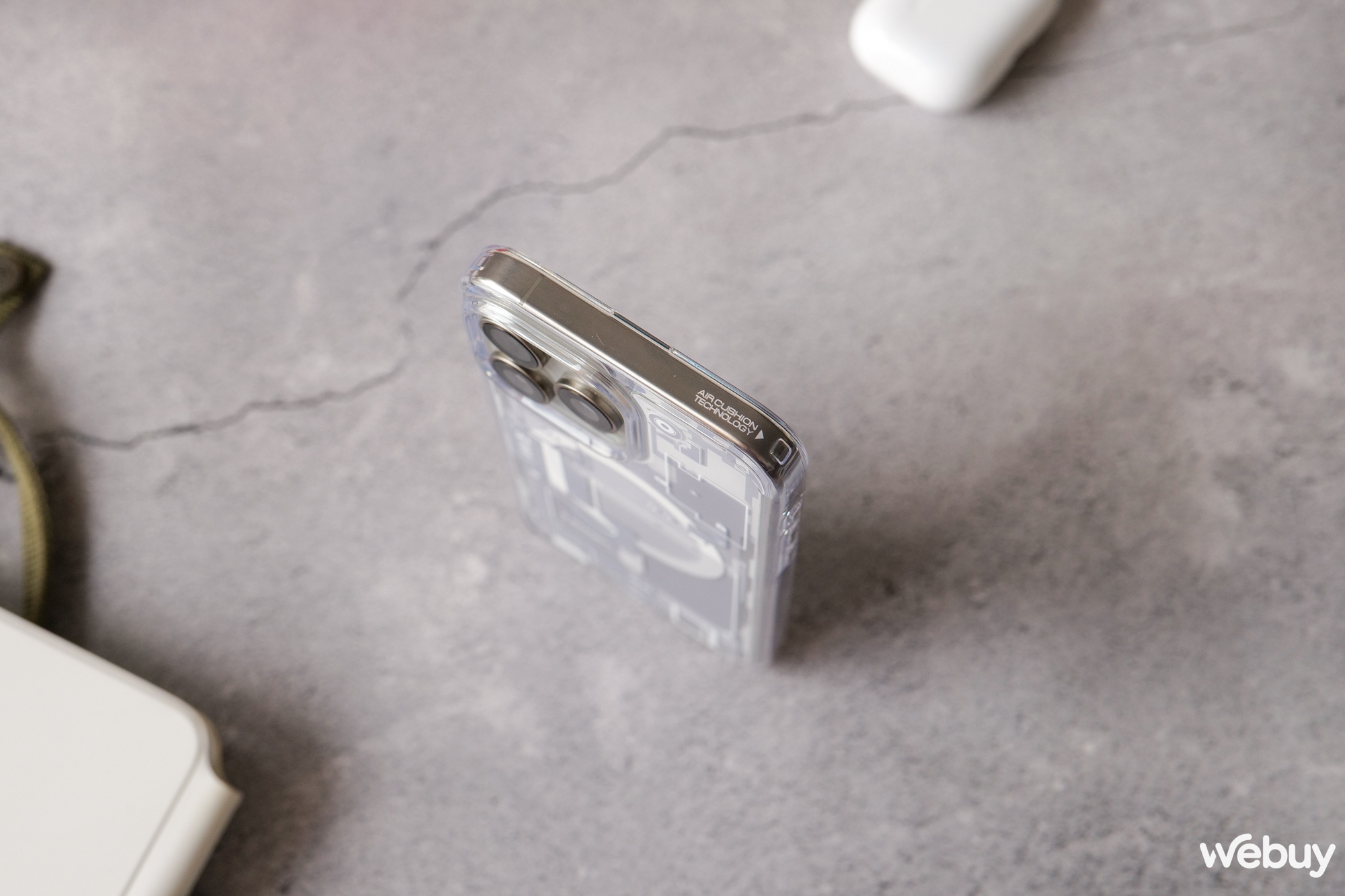 Trên tay 2 mẫu ốp lưng siêu độc lạ của Spigen dành cho iPhone 15 Pro Max- Ảnh 18. Trên tay 2 mẫu ốp lưng siêu độc lạ của Spigen dành cho iPhone 15 Pro Max- Ảnh 18.