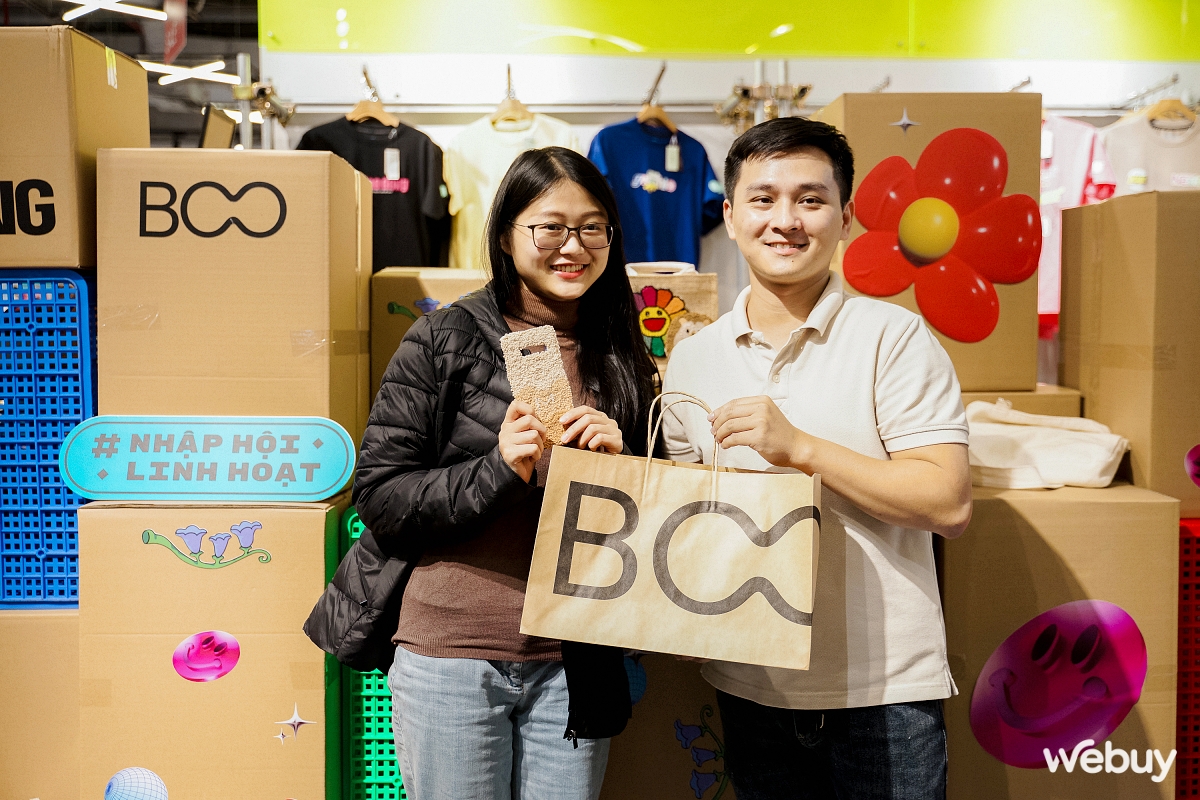 Giới trẻ Hà Nội thích thú nhập hội “Iu Vĩbe”, tự làm ốp lưng len thêu tay và in áo với Galaxy Z Flip5- Ảnh 21. Giới trẻ Hà Nội thích thú nhập hội “Iu Vĩbe”, tự làm ốp lưng len thêu tay và in áo với Galaxy Z Flip5- Ảnh 21.