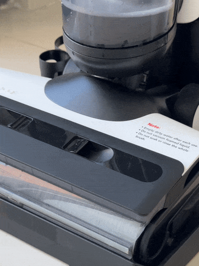 Trải nghiệm Tineco Floor One S6: Vừa lau vừa hút, dọn sạch cả vết cà phê đổ, tự giặt con lăn và phát hiện độ bẩn- Ảnh 20. Trải nghiệm Tineco Floor One S6: Vừa lau vừa hút, dọn sạch cả vết cà phê đổ, tự giặt con lăn và phát hiện độ bẩn- Ảnh 20.