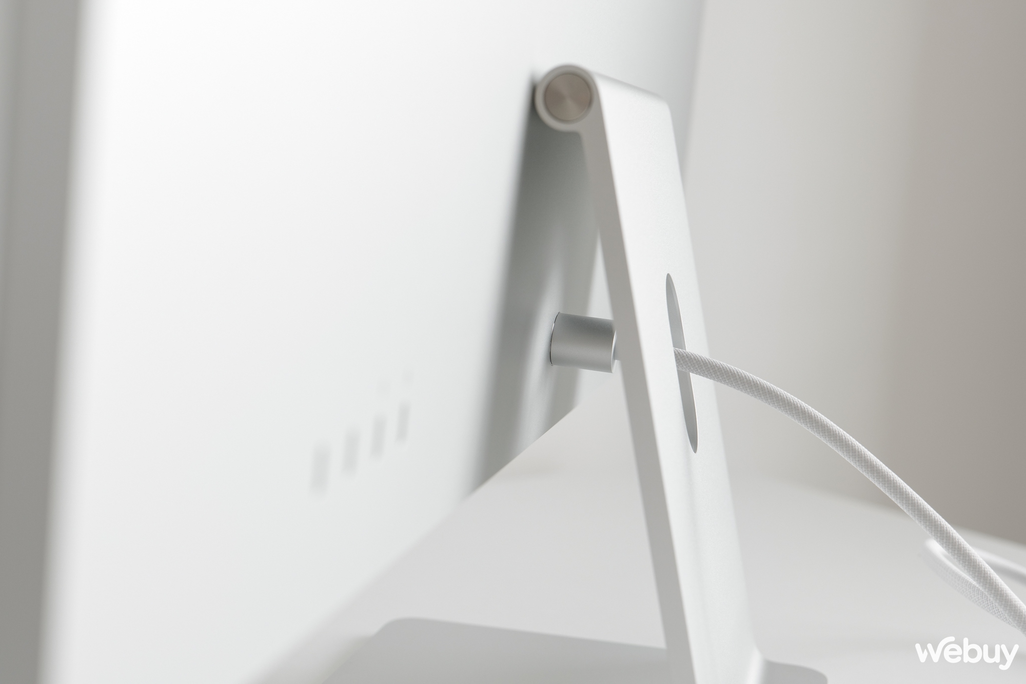 Mở hộp iMac M3 chính hãng: Ai bảo máy Mac không chơi được game?- Ảnh 6. Mở hộp iMac M3 chính hãng: Ai bảo máy Mac không chơi được game?- Ảnh 6.