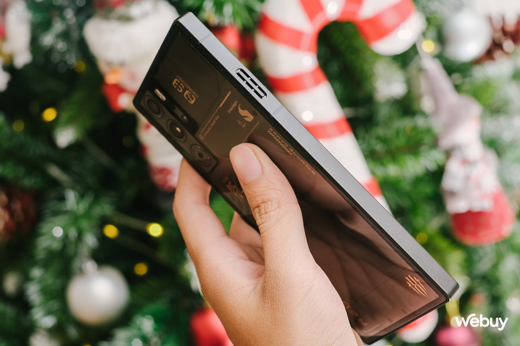 Smartphone chơi game này có thiết kế đẹp hơn điện thoại của bạn- Ảnh 18. Smartphone chơi game này có thiết kế đẹp hơn điện thoại của bạn- Ảnh 18.