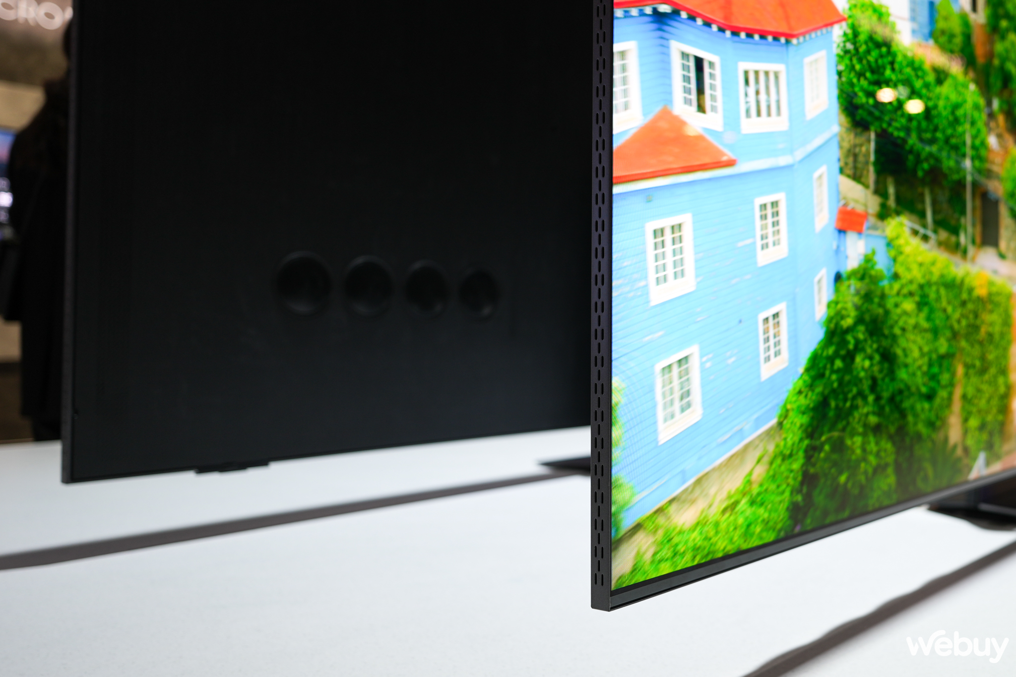 Cận cảnh loạt TV Samsung mới tại CES 2024: Thiết kế ấn tượng, hình âm đẳng cấp, đặc biệt choáng ngợp với mẫu MICRO LED trong suốt- Ảnh 4. Cận cảnh loạt TV Samsung mới tại CES 2024: Thiết kế ấn tượng, hình âm đẳng cấp, đặc biệt choáng ngợp với mẫu MICRO LED trong suốt- Ảnh 4.