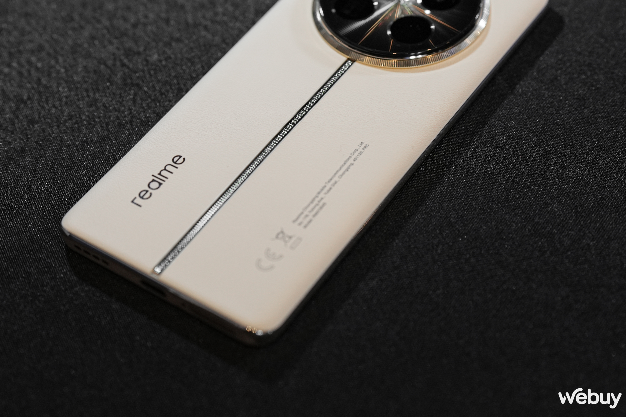Trên tay sớm realme 12 Pro+ tại CES 2024 với camera tiềm vọng 3x- Ảnh 7. Trên tay sớm realme 12 Pro+ tại CES 2024 với camera tiềm vọng 3x- Ảnh 7.