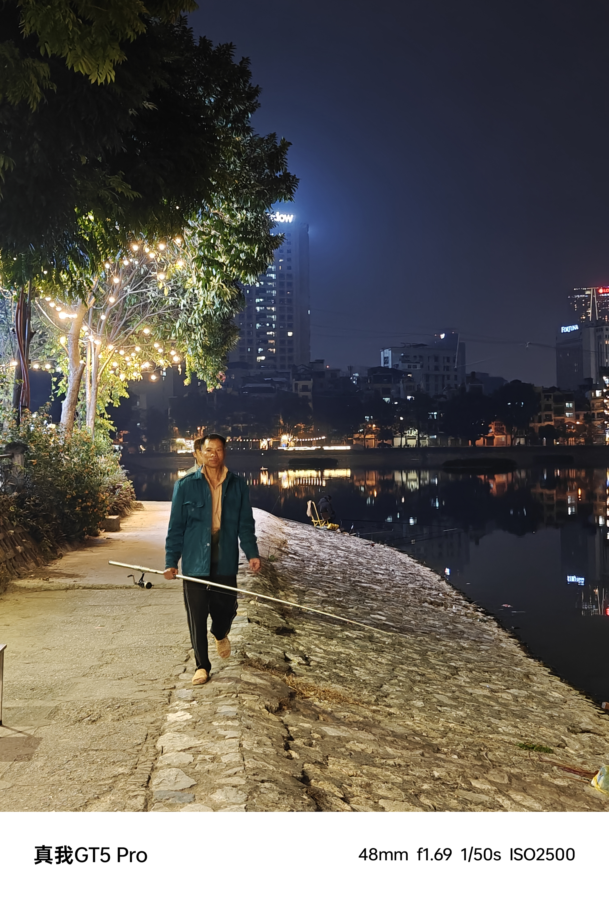 Xiaomi 14 chưa là gì, realme lại "phá đảo" phân khúc với smartphone Snapdragon 8 Gen 3, RAM 16GB, bộ nhớ 1TB mà giá cực "mềm"- Ảnh 9. Xiaomi 14 chưa là gì, realme lại "phá đảo" phân khúc với smartphone Snapdragon 8 Gen 3, RAM 16GB, bộ nhớ 1TB mà giá cực "mềm"- Ảnh 9.