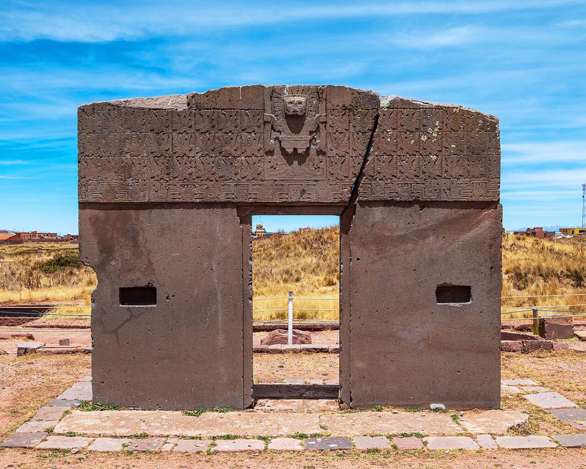 Tiwanaku: Câu đố khổng lồ về những tàn tích cổ xưa ở Bolivia đã khiến các nhà khoa học bối rối từ lâu- Ảnh 1.