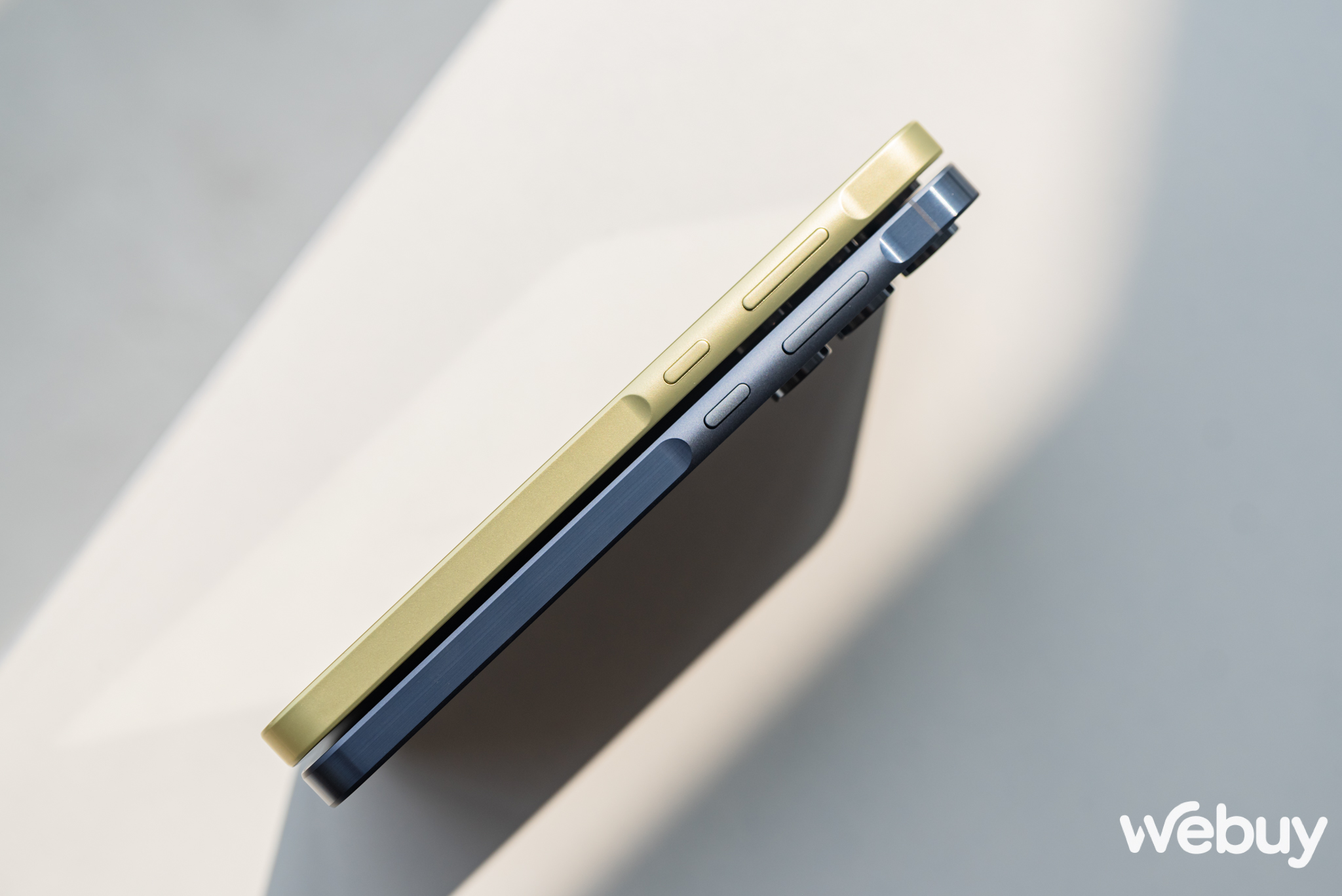Cận cảnh Galaxy A35 5G và Galaxy A55 5G: Lựa chọn “an toàn” cho người dùng trẻ, giá từ 8.29 triệu đồng- Ảnh 6. Cận cảnh Galaxy A35 5G và Galaxy A55 5G: Lựa chọn “an toàn” cho người dùng trẻ, giá từ 8.29 triệu đồng- Ảnh 6.