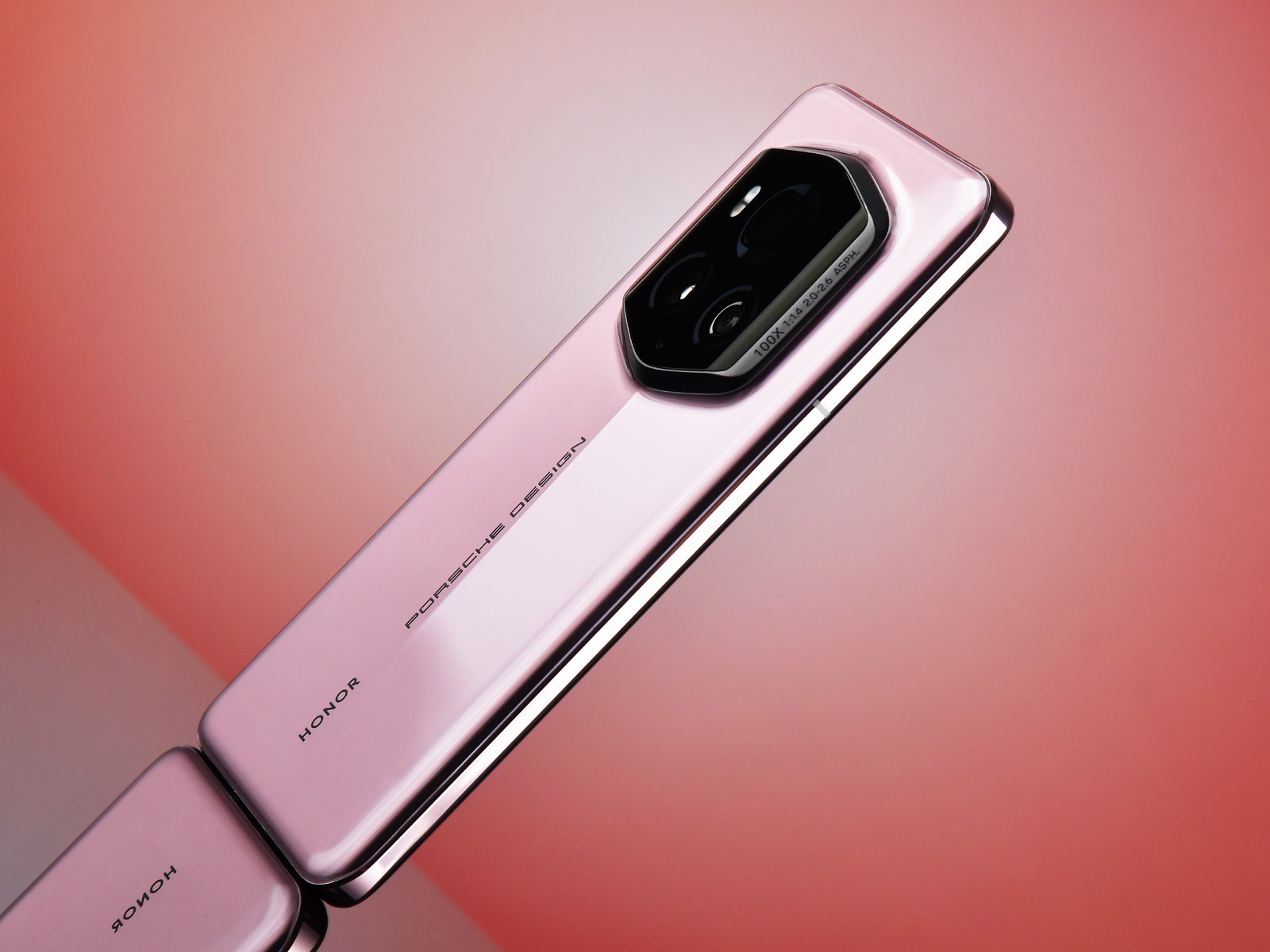 Cận cảnh điện thoại Porsche, giá chỉ... ngang iPhone 15 Pro Max- Ảnh 12. Cận cảnh điện thoại Porsche, giá chỉ... ngang iPhone 15 Pro Max- Ảnh 12.