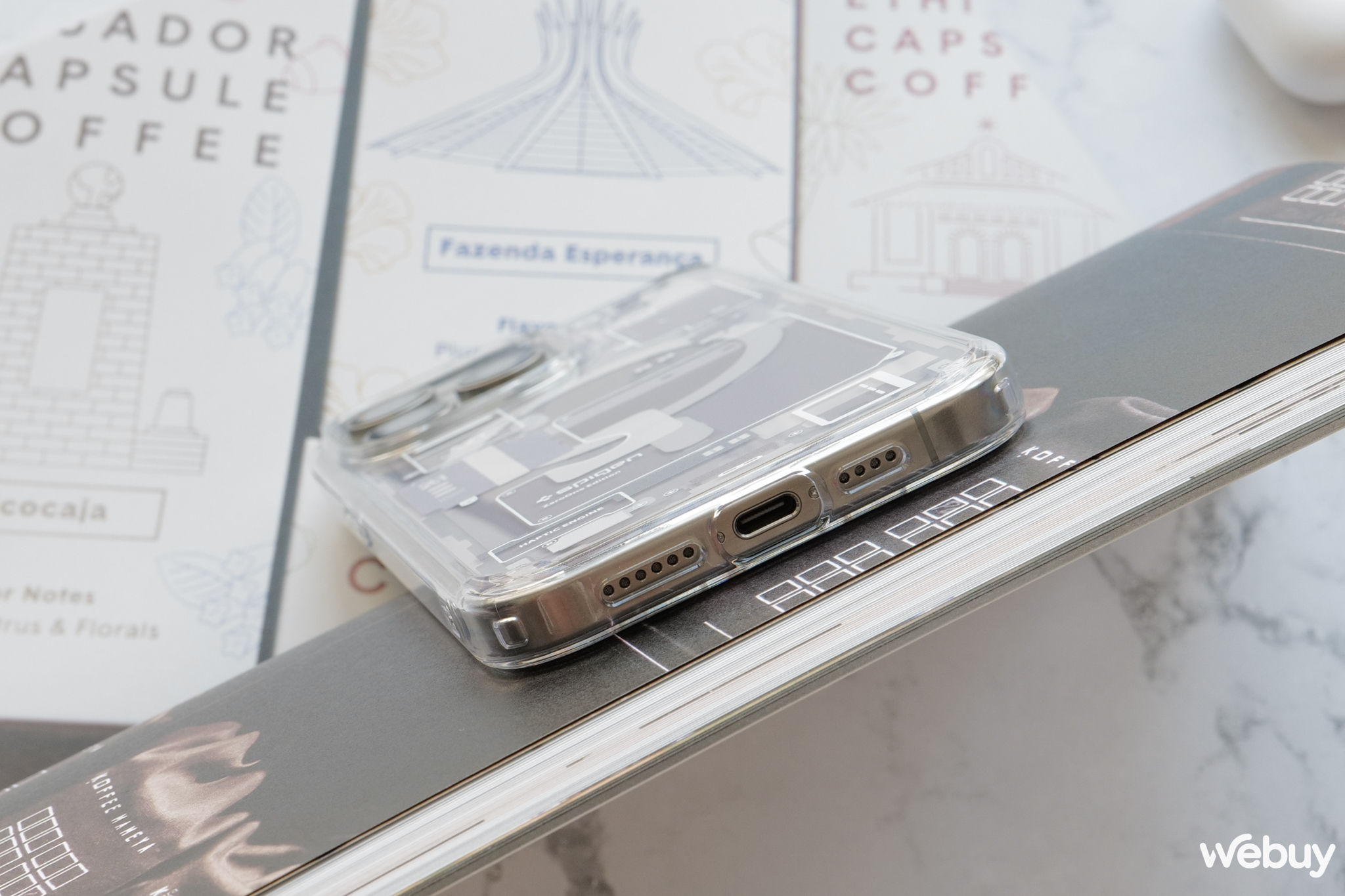 Dùng iPhone 15 Pro Max không nên bỏ qua ốp lưng này: Giá chỉ bằng ốp trong suốt chính hãng nhưng "chất" hơn nhiều- Ảnh 12. Dùng iPhone 15 Pro Max không nên bỏ qua ốp lưng này: Giá chỉ bằng ốp trong suốt chính hãng nhưng "chất" hơn nhiều- Ảnh 12.