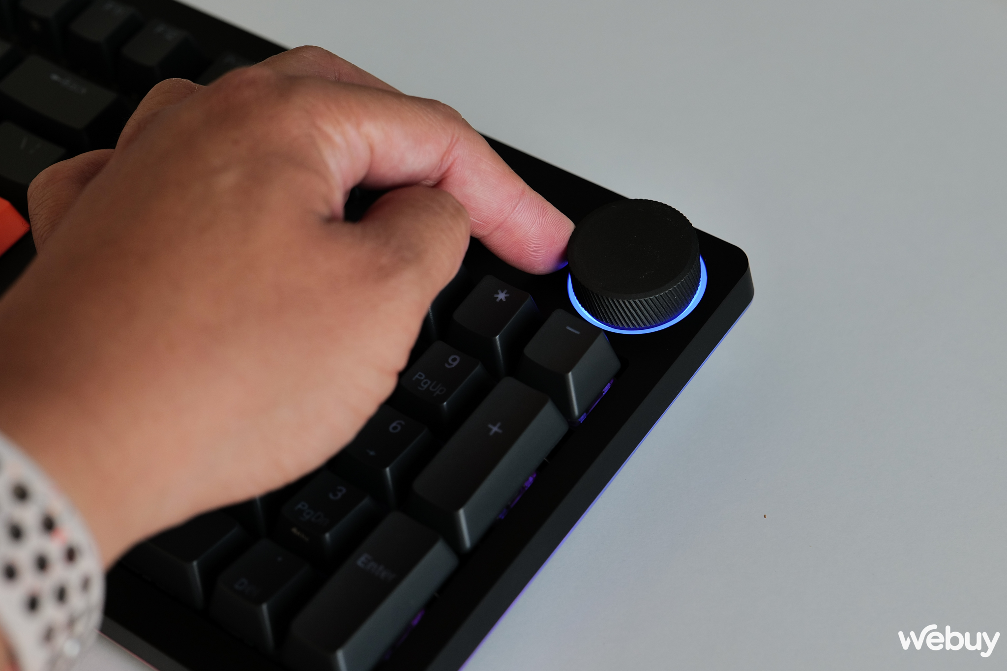 Thương hiệu chuyên ốp lưng Spigen giờ có cả bàn phím cơ cao cấp, dùng thử xem sao?- Ảnh 10.