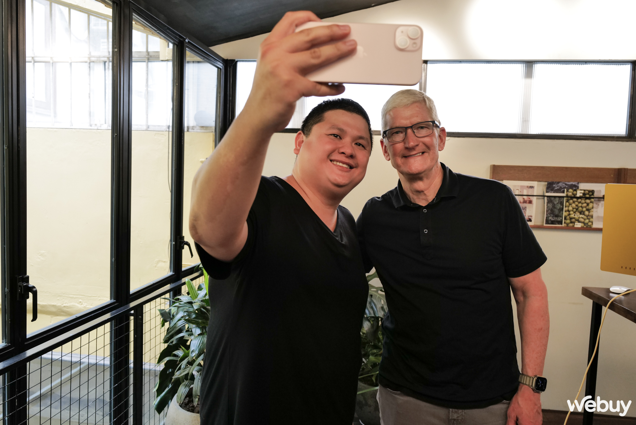 Biểu cảm của Tim Cook khi thấy AI giả chính mình- Ảnh 6.