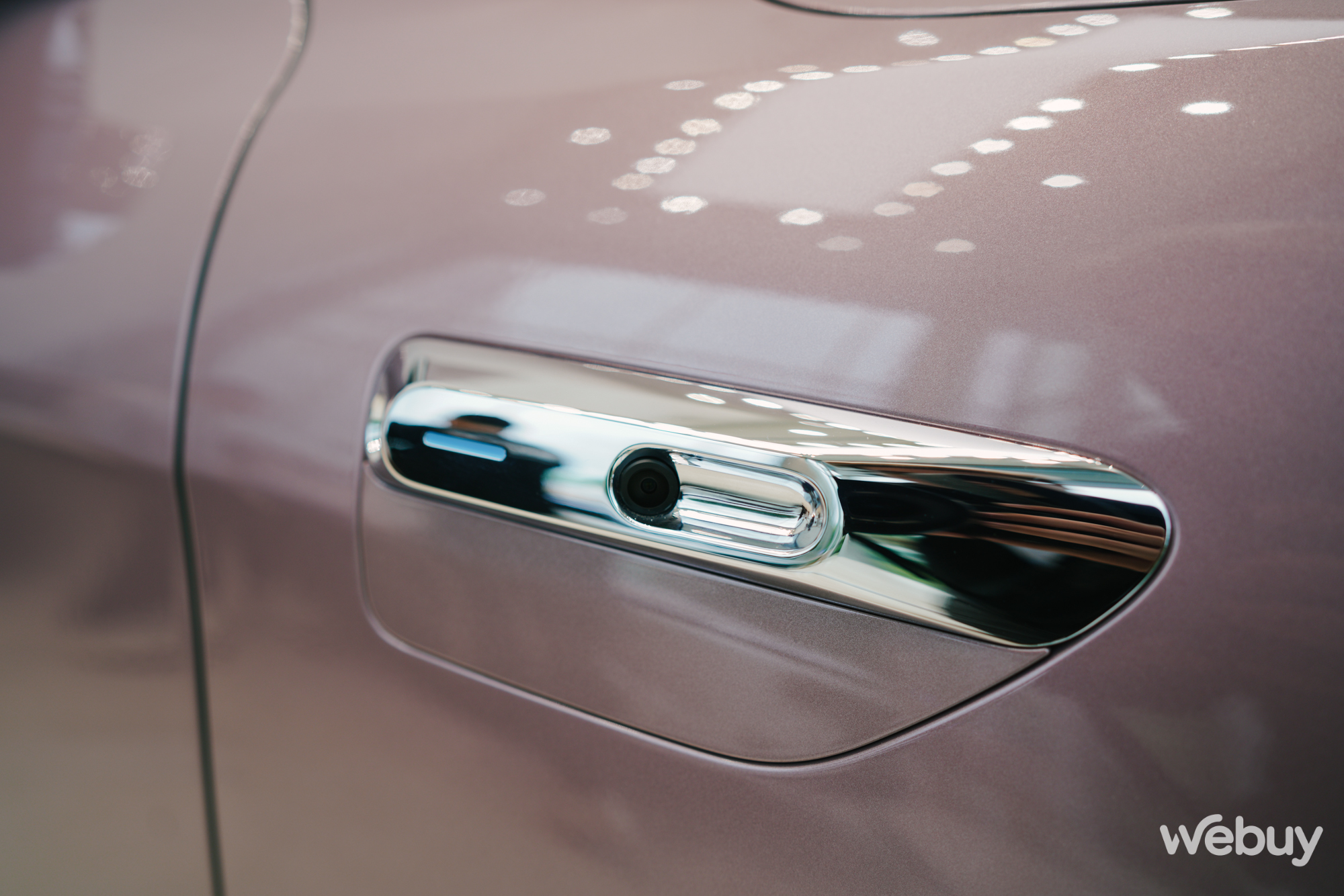 Trải nghiệm công nghệ tự lái trên xe điện Huawei: tự lái và tự đỗ mượt mà, nhưng sẽ tự tắt nếu người dùng bỏ tay khỏi vô lăng- Ảnh 6. Trải nghiệm công nghệ tự lái trên xe điện Huawei: tự lái và tự đỗ mượt mà, nhưng sẽ tự tắt nếu người dùng bỏ tay khỏi vô lăng- Ảnh 6.