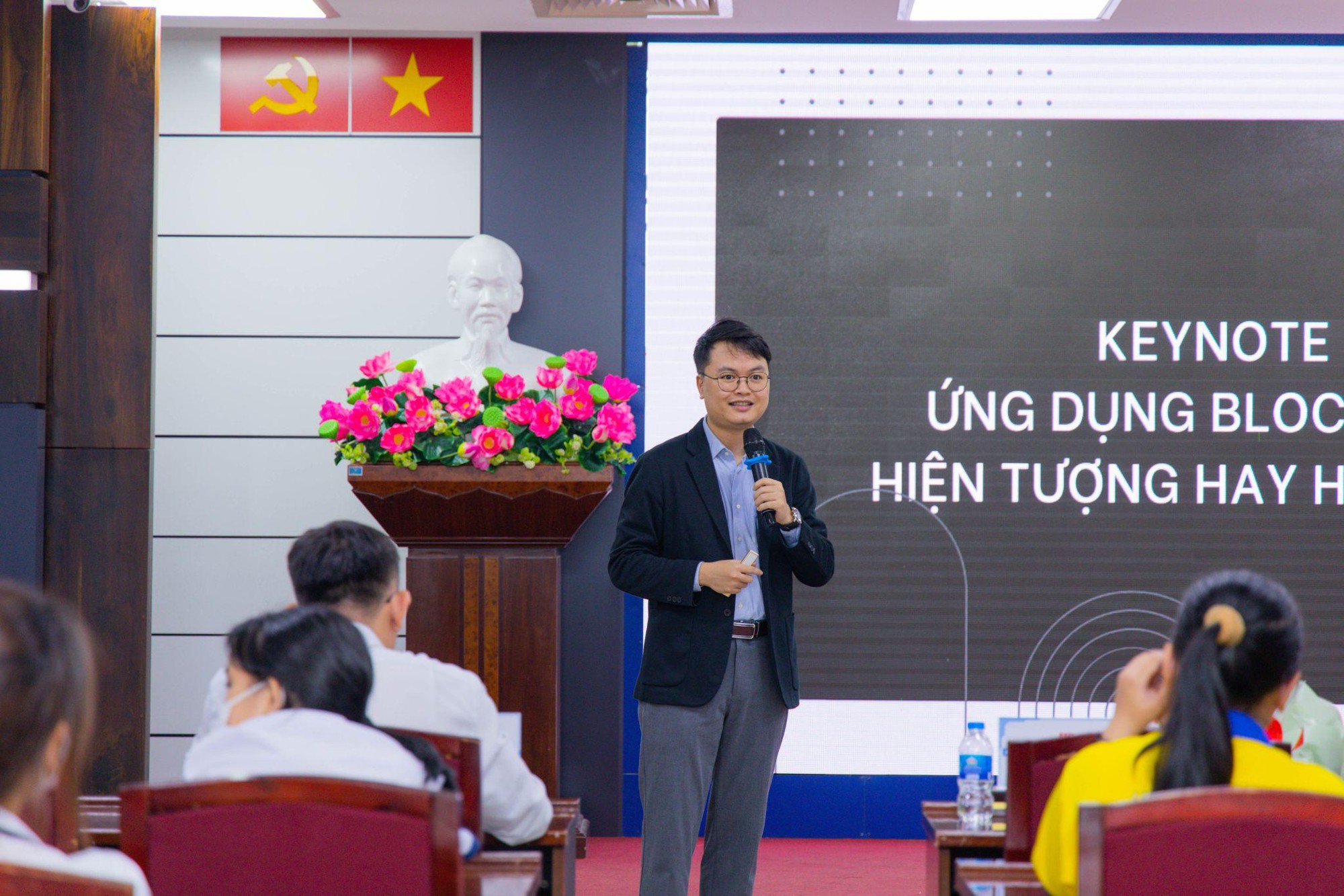 Lần đầu tiên công nghệ Blockchain được giới thiệu tại Liên hoan Tuổi Trẻ Sáng tạo TP.HCM- Ảnh 1.