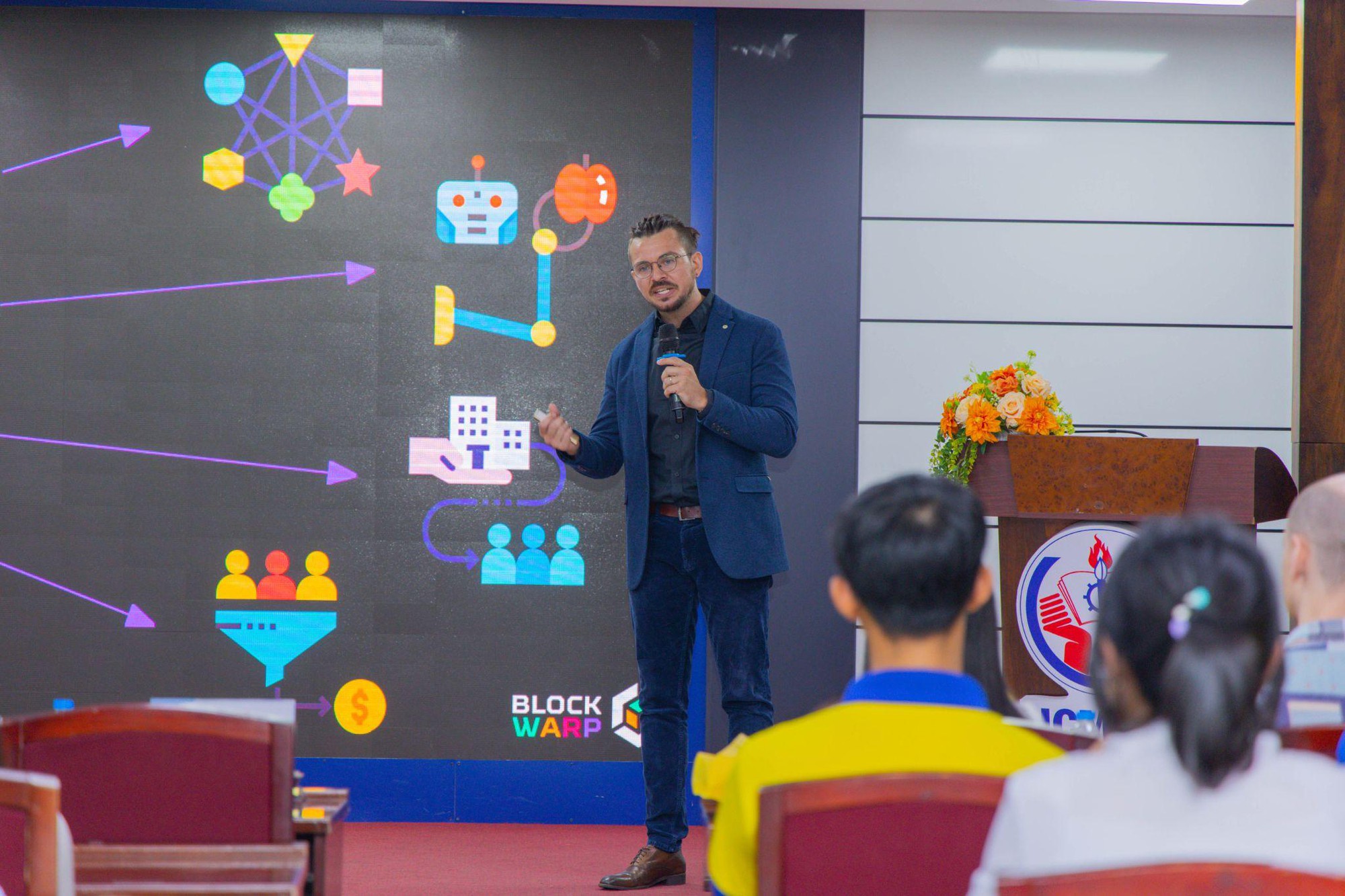 Lần đầu tiên công nghệ Blockchain được giới thiệu tại Liên hoan Tuổi Trẻ Sáng tạo TP.HCM- Ảnh 2. Lần đầu tiên công nghệ Blockchain được giới thiệu tại Liên hoan Tuổi Trẻ Sáng tạo TP.HCM- Ảnh 2.