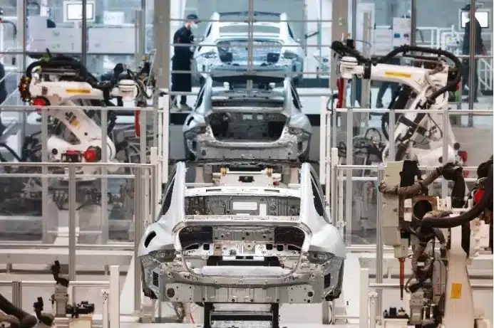 Xiaomi bứt phá với quy trình sản xuất mới, có thể tạo ra một chiếc SU7 chỉ trong 76 giây!- Ảnh 5. Xiaomi bứt phá với quy trình sản xuất mới, có thể tạo ra một chiếc SU7 chỉ trong 76 giây!- Ảnh 5.