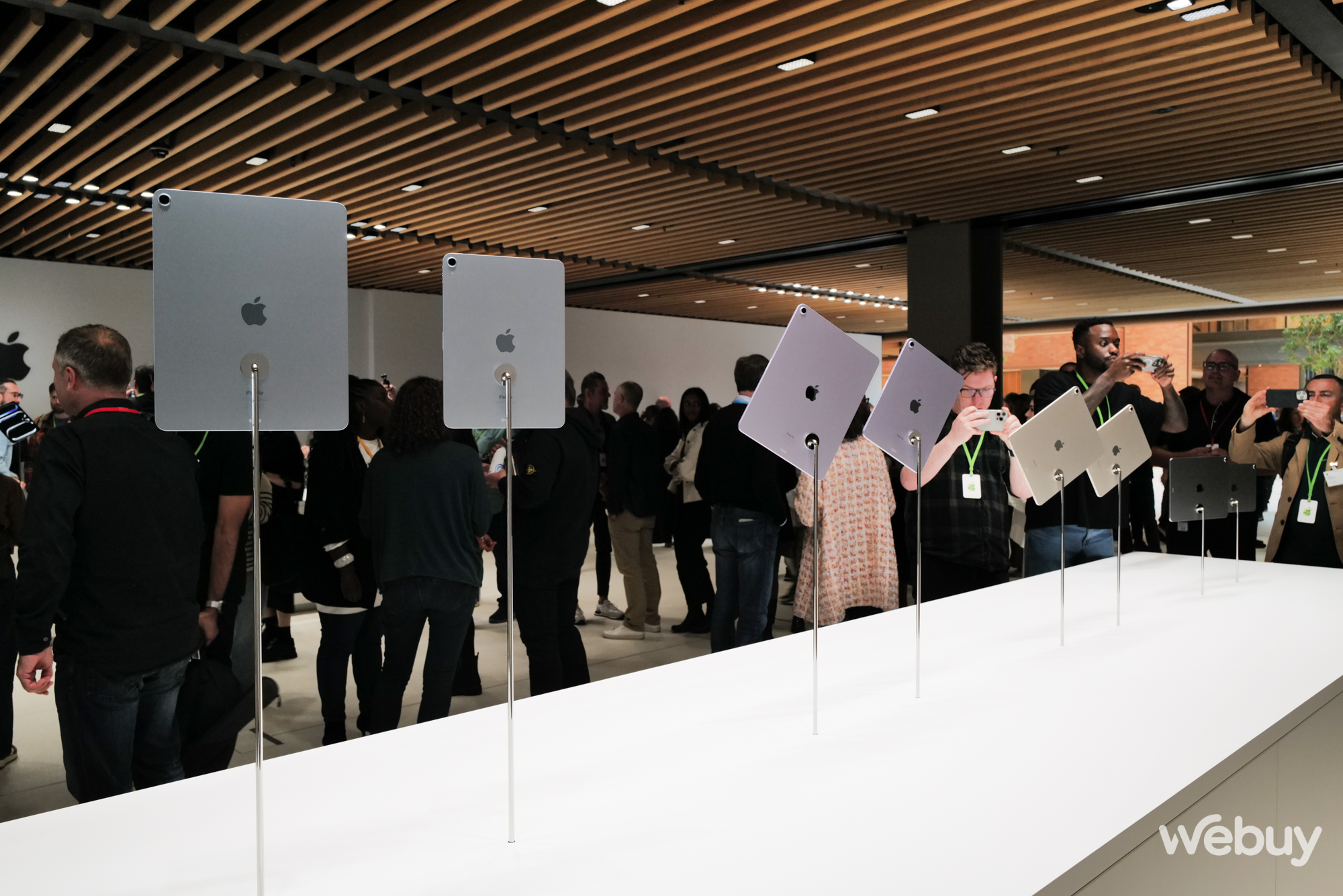 Trực tiếp ngắm nhìn iPad Air 2024: 2 kích thước để lựa chọn, dùng được bút Apple Pencil Pro- Ảnh 11. Trực tiếp ngắm nhìn iPad Air 2024: 2 kích thước để lựa chọn, dùng được bút Apple Pencil Pro- Ảnh 11.
