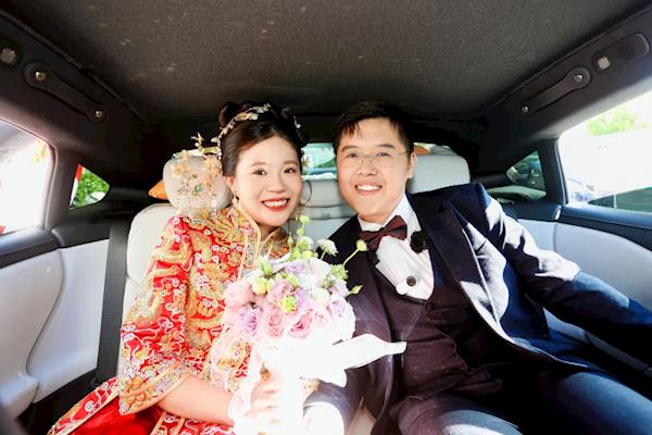 Chê Rolls-Royce và Bentley, cặp đôi này dùng Xiaomi SU7 làm xe hoa rước dâu: Dù không sang nhưng ai cũng phải ngước nhìn- Ảnh 2. Chê Rolls-Royce và Bentley, cặp đôi này dùng Xiaomi SU7 làm xe hoa rước dâu: Dù không sang nhưng ai cũng phải ngước nhìn- Ảnh 2.