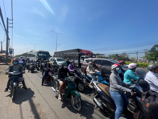 Tin vui về cao tốc gần 21.000 tỷ, tương lai 8 làn xe, là đường bộ ngắn nhất từ TPHCM đi Campuchia - Ảnh 2. Tin vui về cao tốc gần 21.000 tỷ, tương lai 8 làn xe, là đường bộ ngắn nhất từ TPHCM đi Campuchia - Ảnh 2.