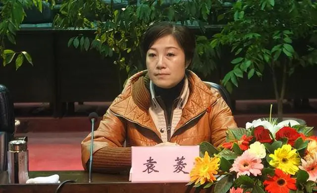 Bà huyện nuôi hàng chục ‘phi công trẻ’: Muốn hợp tác, chỉ cần đẹp trai là được! - Ảnh 1. Bà huyện nuôi hàng chục ‘phi công trẻ’: Muốn hợp tác, chỉ cần đẹp trai là được! - Ảnh 1.