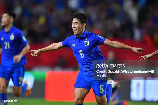 TRỰC TIẾP Thái Lan 1-2 Trung Quốc: Voi chiến thua ngược đầy đau đớn vì mắc sai lầm - Ảnh 12. TRỰC TIẾP Thái Lan 1-2 Trung Quốc: Voi chiến thua ngược đầy đau đớn vì mắc sai lầm - Ảnh 12.