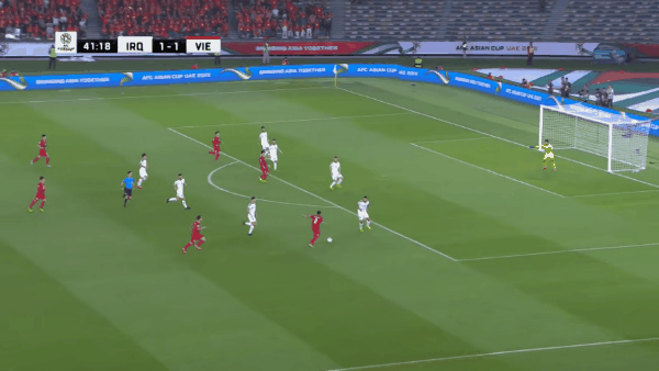 Quả penalty nghiệt ngã và 3 lần chân trái ma thuật của đội tuyển Việt Nam gieo sầu cho Iraq - Ảnh 3. Quả penalty nghiệt ngã và 3 lần chân trái ma thuật của đội tuyển Việt Nam gieo sầu cho Iraq - Ảnh 3.