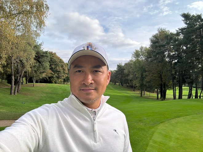 Nam thần màn ảnh cưới vợ kém 16 tuổi đẹp như hotgirl, giờ từ bỏ showbiz Việt, sống giàu sang - Ảnh 3. Nam thần màn ảnh cưới vợ kém 16 tuổi đẹp như hotgirl, giờ từ bỏ showbiz Việt, sống giàu sang - Ảnh 3.