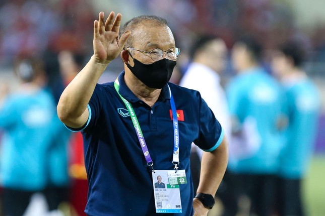 Nhận lời dẫn dắt đội tuyển Thái Lan, HLV Park Hang-seo thực sự bỏ chỗ tối ra chỗ sáng? - Ảnh 3. Nhận lời dẫn dắt đội tuyển Thái Lan, HLV Park Hang-seo thực sự bỏ chỗ tối ra chỗ sáng? - Ảnh 3.