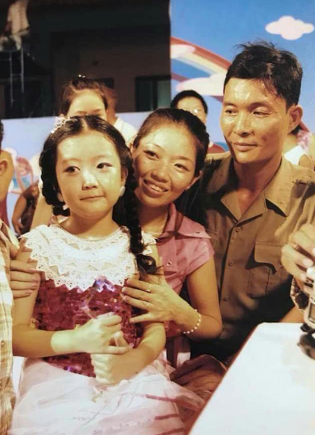 Quán quân Đồ Rê Mí mùa 2: Đang học Thạc sĩ, càng lớn càng xinh đẹp, có bạn trai rất nổi tiếng - Ảnh 2. Quán quân Đồ Rê Mí mùa 2: Đang học Thạc sĩ, càng lớn càng xinh đẹp, có bạn trai rất nổi tiếng - Ảnh 2.