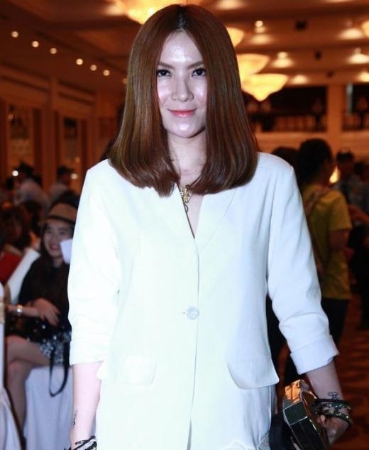 Ca sĩ Việt bị gắn mác thảm họa thẩm mỹ sau 11 năm: Nhan sắc gây bất ngờ, body nuột nà, U40 vẫn một mình - Ảnh 2. Ca sĩ Việt bị gắn mác thảm họa thẩm mỹ sau 11 năm: Nhan sắc gây bất ngờ, body nuột nà, U40 vẫn một mình - Ảnh 2.