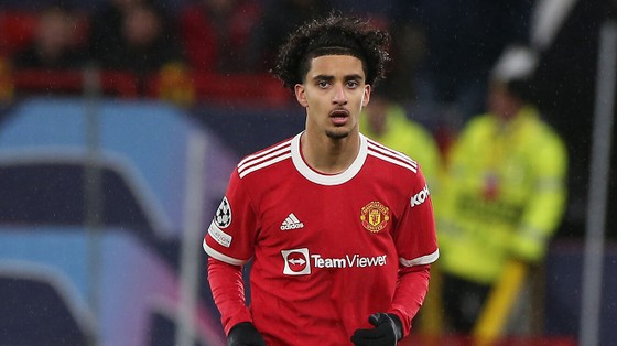 Tuyển Việt Nam đối đầu sao trẻ của Man United, thầy trò HLV Troussier sẽ gặp khó ở giải đấu lớn? - Ảnh 1. Tuyển Việt Nam đối đầu sao trẻ của Man United, thầy trò HLV Troussier sẽ gặp khó ở giải đấu lớn? - Ảnh 1.