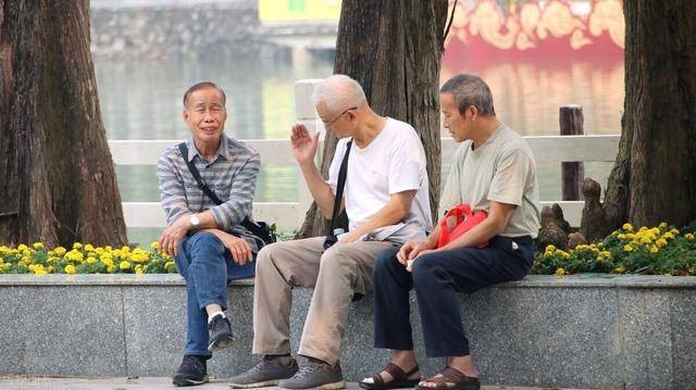 Chiêm nghiệm từ cụ già 80 tuổi: Sau 50, nghèo không quan tâm tới 2 việc, giàu không để ý 2 loại người - Ảnh 1. Chiêm nghiệm từ cụ già 80 tuổi: Sau 50, nghèo không quan tâm tới 2 việc, giàu không để ý 2 loại người - Ảnh 1.