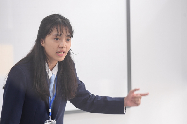 Xem học sinh tranh tài ở môn thể thao mới: Thi đấu bằng luận điểm, đối kháng trong từng phút giây - Ảnh 7. Xem học sinh tranh tài ở môn thể thao mới: Thi đấu bằng luận điểm, đối kháng trong từng phút giây - Ảnh 7.