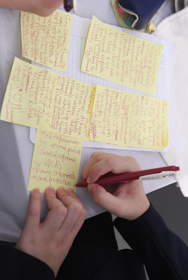 Xem học sinh tranh tài ở môn thể thao mới: Thi đấu bằng luận điểm, đối kháng trong từng phút giây - Ảnh 5. Xem học sinh tranh tài ở môn thể thao mới: Thi đấu bằng luận điểm, đối kháng trong từng phút giây - Ảnh 5.