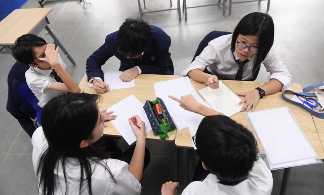 Xem học sinh tranh tài ở môn thể thao mới: Thi đấu bằng luận điểm, đối kháng trong từng phút giây - Ảnh 4. Xem học sinh tranh tài ở môn thể thao mới: Thi đấu bằng luận điểm, đối kháng trong từng phút giây - Ảnh 4.