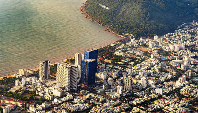 Một tỉnh miền Trung quyết tâm chuyển mình thành kinh đô du lịch nghìn tỷ, đón 12 triệu khách/năm - Ảnh 2. Một tỉnh miền Trung quyết tâm chuyển mình thành kinh đô du lịch nghìn tỷ, đón 12 triệu khách/năm - Ảnh 2.