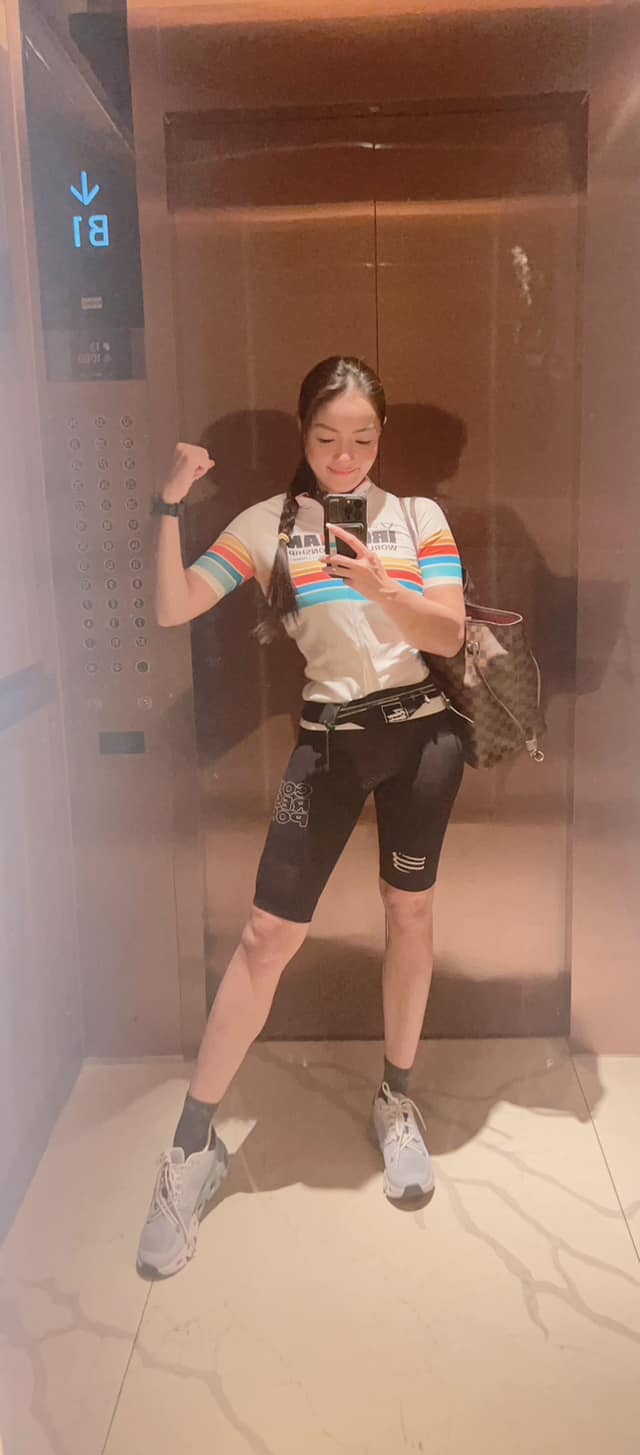 Hot girl Thủy Top U35: Nhan sắc như nàng thơ, thân hình quyến rũ, tâm hồn 18 tuổi - Ảnh 6. Hot girl Thủy Top U35: Nhan sắc như nàng thơ, thân hình quyến rũ, tâm hồn 18 tuổi - Ảnh 6.