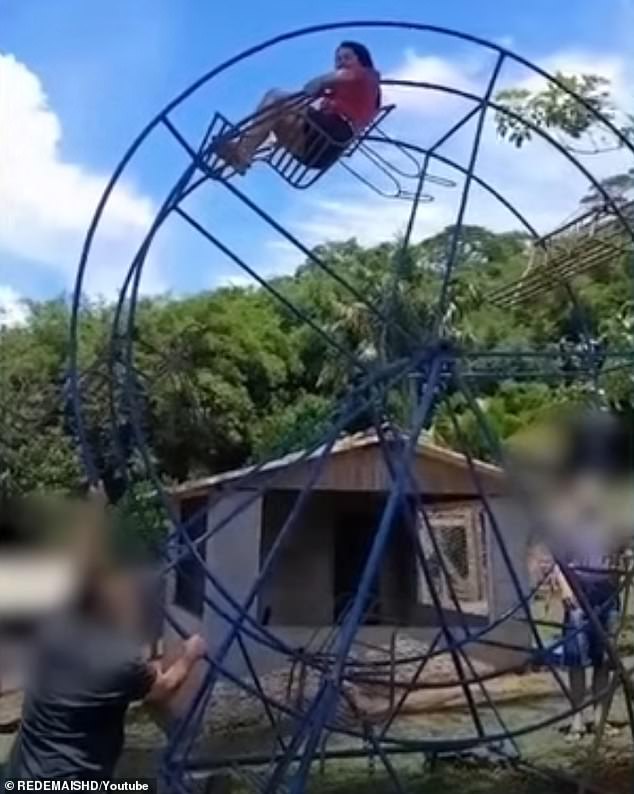 Đi ăn nhà hàng, người phụ nữ trèo lên vòng đu quay rồi tử vong: Khoảnh khắc cuối cùng gây ám ảnh- Ảnh 1.