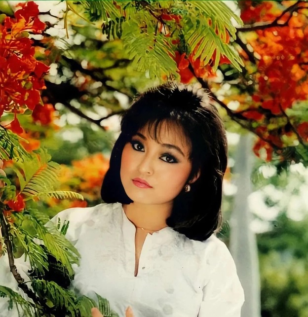 Danh ca Hương Lan: Đang hát có người dúi vàng 24K vào tay, người thì cho nhà, đất- Ảnh 2. Danh ca Hương Lan: Đang hát có người dúi vàng 24K vào tay, người thì cho nhà, đất- Ảnh 2.