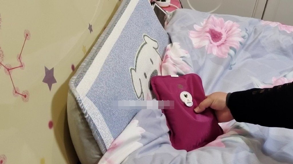 Mẹo làm ấm chăn, giường vào mùa đông: Chỉ cần vật dụng quen thuộc trong nhà, thực hiện chưa tới 5 phút- Ảnh 6.